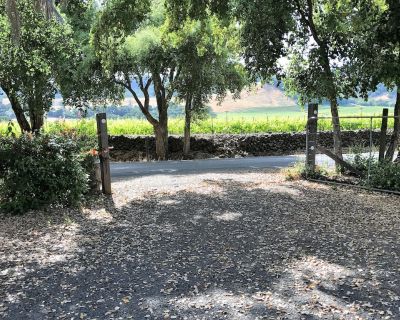 Secluded cottage, with vineyard views, sleeps six, great location! - El Verano