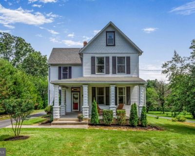3 Bedroom 2BA 1898 ft Single Family House For Sale in Baltimore, MD