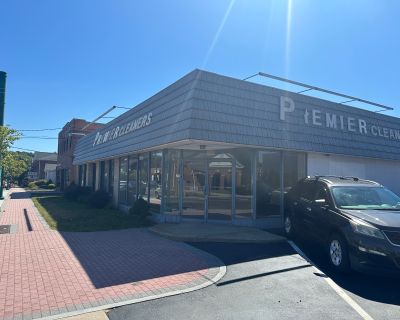 6970 ft Commercial Property For Rent in Newington, CT