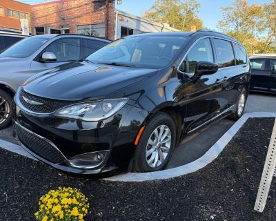 Used 2019 Chrysler Pacifica Touring L 2WD Automatic