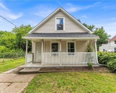 3 Bedroom 1BA 936 ft Single Family Home For Sale in CLEVELAND, OH