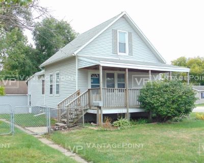 3 Bedroom 1BA 0 ft Pet-Friendly House For Rent in Green Bay, WI