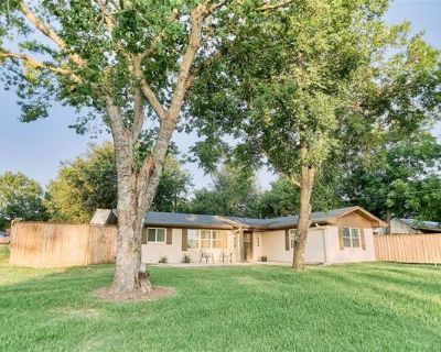 2 Bedroom 2BA Home For Rent in Lone Oak, Texas