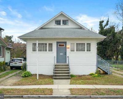 3 Bedroom 1BA 956 ft Single Family Home For Sale in OAKLYN, NJ