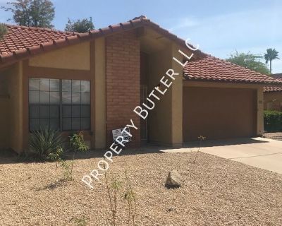 4795 E Navajo Street. Available for October move in! Peaceful, End of cul-de-sac, single level home located in a beautiful 55+ Ahwatukee neighborhood. At least 1 tenant must be 55+. 2 Master bedrooms with attached bathrooms and both have walk in closets. Vaulted ceilings in formal living/dining, family room off of kitchen with atrium. 2 Car garage. French doors to covered patio, back yard with ...