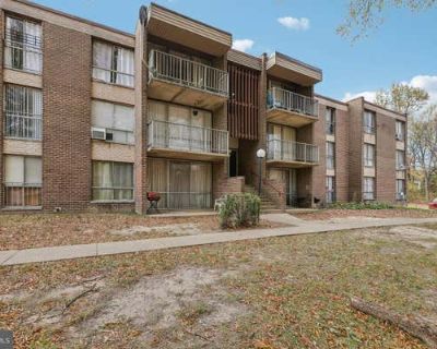 2 Bedroom 2BA 1071 ft Condominium For Sale in HYATTSVILLE, MD