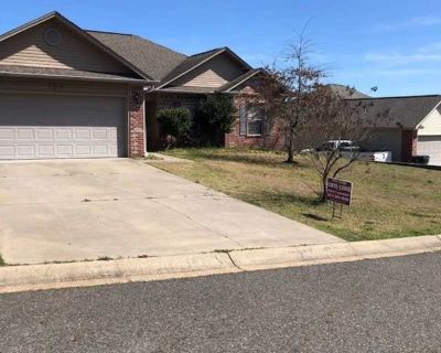 3 Bedroom 2BA 1399 ft Pet-Friendly Apartment For Rent in Garland County, AR