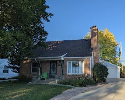 Furnished Room for Rent - Charming 1 Bed Bath Apartment in Milwaukee_$mo