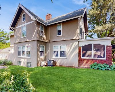 6 Bedroom 6 baths No pets 4.72 25 reviews What our guests are saying... AI-generated...