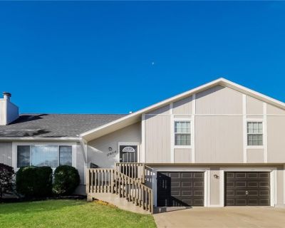 17470 S Walter Street. Property for Rent in Gardner, KS for $2,185 with 3 bedrooms and 2 full baths. This property was built in 1998 on a lot size of 0.241047.. Welcome to your dream home! Step inside this pet-friendly home featuring modern finishings and a layout designed with functionality in mind. Enjoy the storage space found in the kitchen and closets as well as the spacious living areas a...