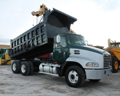 $5,730 Down / Tandem Axle Dump Truck / 776k Miles