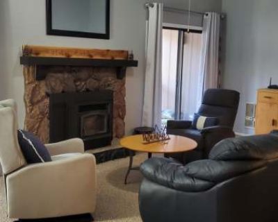 3 Bedroom 2BA 1515 ft Furnished Apartment For Rent in Pinetop Country Club, AZ