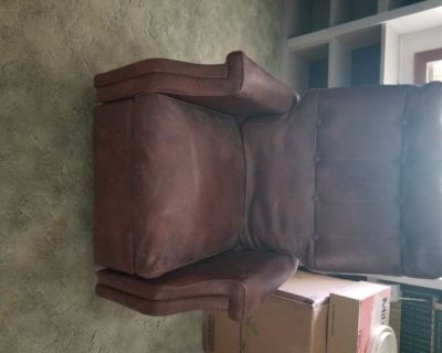 Craigslist recliner chairs hot sale