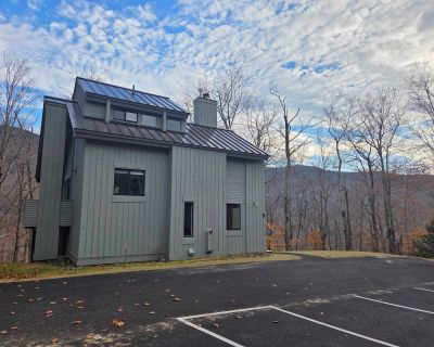 3 Bedroom 2BA 1650 ft Condo For Sale in Lincoln, NH