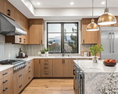 3 Bedroom 3BA 2021 ft Condo For Sale in MOUNTAIN VIEW, CA