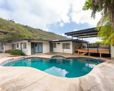 4 Bedroom 3BA 1907 ft Single Family Home For Sale in Honolulu, HI