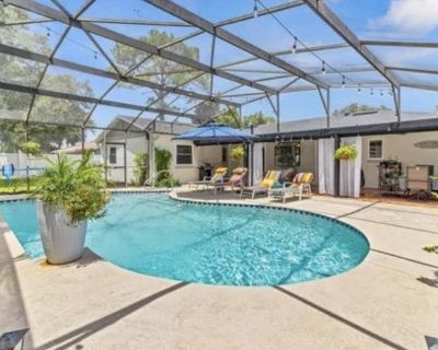 Furnished Room for Rent - Comfortable Living in Orlando - Pool & Amenities