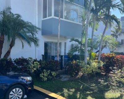 2 BRM and 1 BA Apartment in NE of Coconut Grove