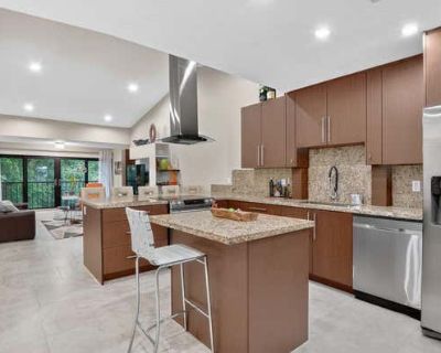 2 Bedroom 2BA 1275 ft Furnished Condominium For Sale in BOCA RATON, FL