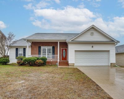1870 Cannondale Loop. Property for Rent in Chattanooga, TN for $3,200 with 3 bedrooms and 2 full baths. This 1,381 square foot property was built on a lot size of 0.24.. This stunning home for rent has been updated, making it a perfect blend of modernity and charm. Boasting 3 spacious bedrooms and 2 stylish bathrooms, this property offers ample space for a comfortable living experience. The liv...