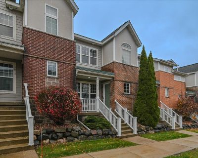 2 Bedroom 2BA 1962 ft Condo For Sale in Fitchburg, WI