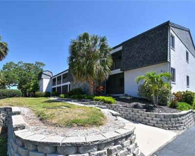 2 Bedroom 2BA 958 ft Condominium For Sale in SARASOTA, FL