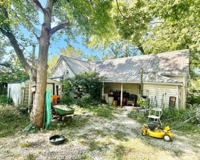 1 Bedroom 1BA 1130 ft Single Family House For Sale in Clarksburg, MO