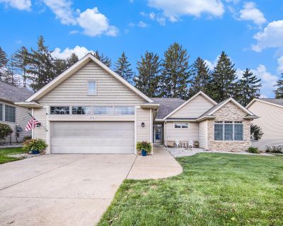 3 Bedroom 3BA 2378 ft Condo For Sale in Jackson, MI