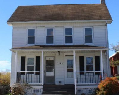 3 Bedroom 1BA 1020 ft Furnished Apartment For Rent in Felton, PA