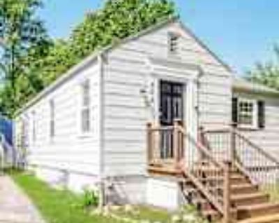 3 Bedroom 2BA 1350 ft² Pet-Friendly House For Rent in Kansas City, MO 504 W 86Th Terrace