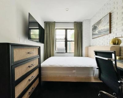 Total rooms: 5. Deposit: $1,400.00 * Utilities included?: Some. References are not required. Non-smoking. Furnishings: Furnished * Parking: No * Garage: No * Yard/patio: No * Balcony/roof terrace: No * Disabled access: No * Living room: shared * Broadband included: Yes. Availability Available Jan 01 2026 Minimum term 1 month Maximum term None. Vanderbilt Ave #705 - Bright bedroom (95 sq ft) in ...