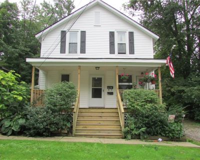 2 Bedroom 1BA Apartment For Rent in Chardon, OH
