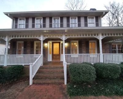 4 Bedroom 2.5BA 2184 ft House For Rent in Roswell, GA
