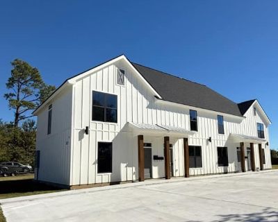 2 Bedroom 1.5BA 0 ft Furnished Apartment For Rent in Lake Charles, LA