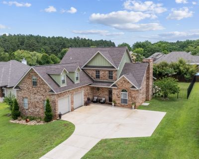 4 Bedroom 3BA 2867 ft Single Family House For Sale in Robertsdale, AL