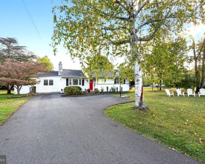 3 Bedroom 2BA 1894 ft Single Family House For Sale in Berwyn, PA