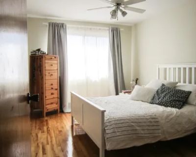 4 Bedroom 592 ft Apartment For Rent in Rue de Lotbini re, Montreal