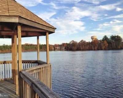 17 Cranberry Ct. Welcome home to this beautiful condo nestled in the heart of one of the greatest Marlton Communities, Kings Grant. Located on the 2nd floor this property features new flooring throughout, upgraded kitchen with stainless steel appliances. The open floor plan and sliding glass doors with oversized balcony adds a ton of natural light. This condo has 2 nicely sized bedrooms plus a ...