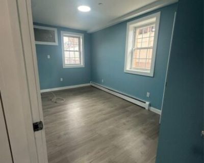 Woodhull Ave Fl,hollis, Flat For Rent