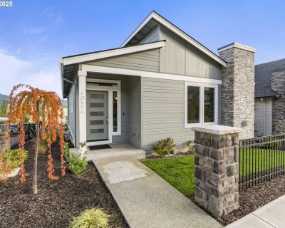 3 Bedroom 2BA 1577 ft Single Family House For Sale in Happy Valley, OR