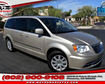 2016 Chrysler Town & Country Touring Minivan 4D