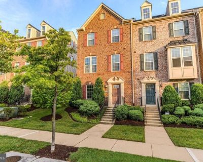 3616 Wright Ter NE. *Virtually Staged Welcome to 3616 Wright Terrace NE where you'll enjoy coming home to a lovely private community and beautiful corner unit town home. This stately home and neighborhood strike a perfect balance between urban enthusiasm and suburban calm. This late model home built by Ryan Homes features 4 bedrooms, 3.5 baths. The entry level offers a versatile bonus room/4th ...