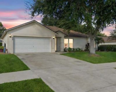 886 SCENIC VIEW CIRCLE. image_url. Patio / balcony Dishwasher Garage Ceiling fan Microwave Refrigerator Unit Amenities ceiling fan dishwasher microwave patio / balcony refrigerator Property Amenities parking garage. deposit. 3 Bedroom. 2 Bathroom. 1343 ft