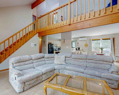 3 Bedroom 2BA Pet-Friendly House Vacation Rental in House in the Woods, Albrightsville,...