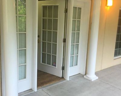 Professional Office Space Available in Old Roswell Lakes Parkway
