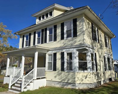 4 Bedroom 1BA 2024 ft Apartment For Rent in Dover, NH