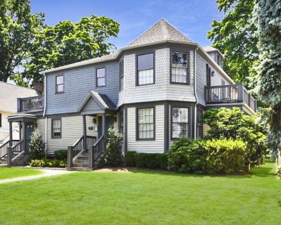 1 Bedroom 2BA 715 ft Condo For Sale in New Canaan, CT