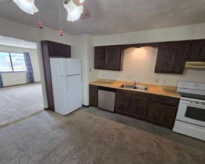 2 Bedroom 1BA 0 ft Pet-Friendly Apartment For Rent in Moline, IL