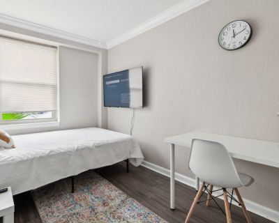 Lease term: Month to Month. $420/month 1 Month Security Deposit. Furnished Rental Furnished Room. Fully furnished Flex Basic for 4 weeks 480$ all included! Flex Basic is a budget-friendly choice with a single bed. Its separated from the rest of the suite by a bookcase system. It is your own space. You can enjoy some privacy and nice furniture. Just keep in mind that the bookcase doesnt complete...