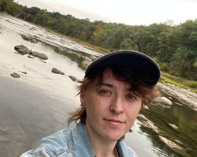 Emmet - Needs an Apartment on iROOMit or a Room